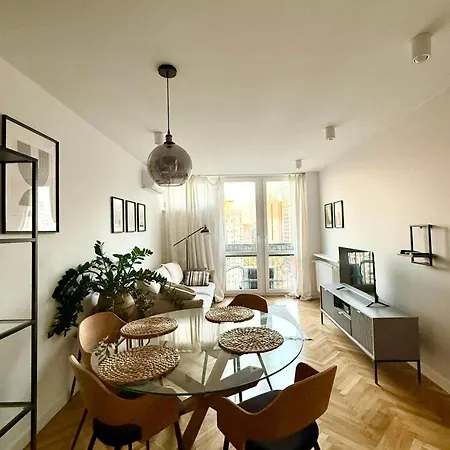 Cozy Zelazna Warszawa