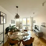 Cozy Zelazna Варшава
